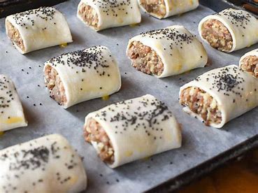 Beef Cheese And Bacon Sausage Rolls X6